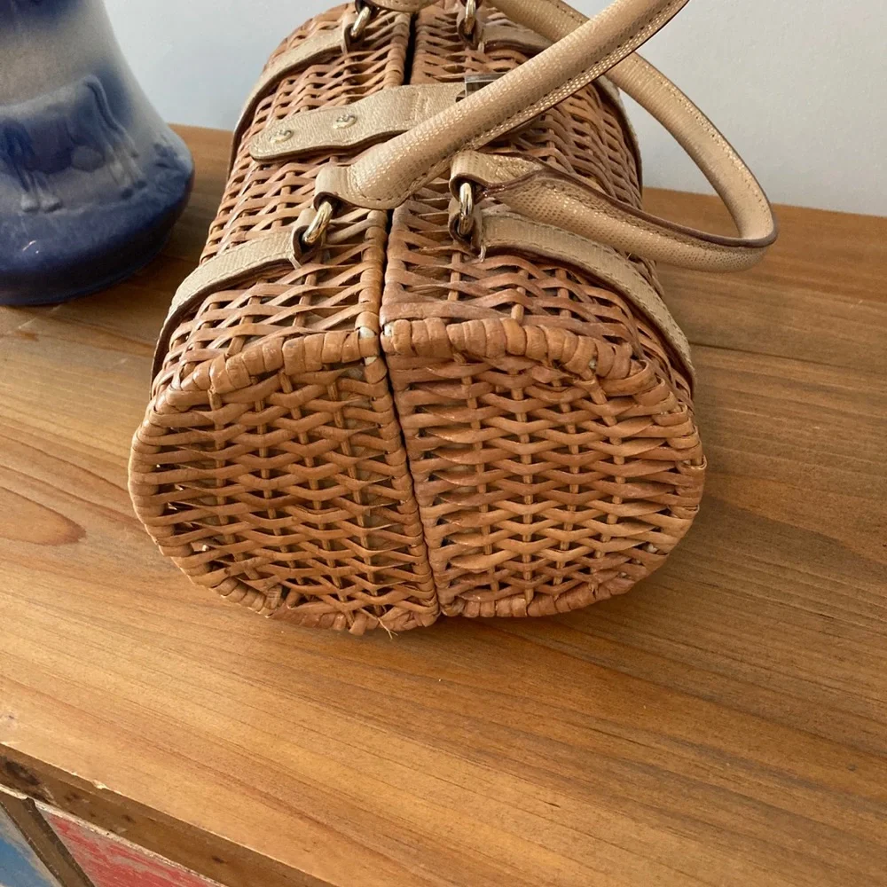 Kate Spade wicker handbag. - Picture 3 of 8